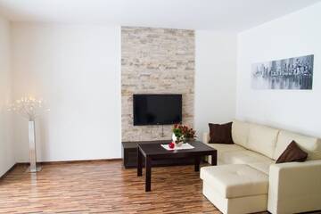 Фото номера Апартаменты с 1 спальней и гидромассажной ванной Апарт-отели Apartamenty Katowice г. Бытом 3
