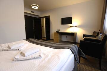 Фото номера Двухместный номер с 1 кроватью Отель Hotel PRIME - Spa &amp; Wellness г. Бытом 3