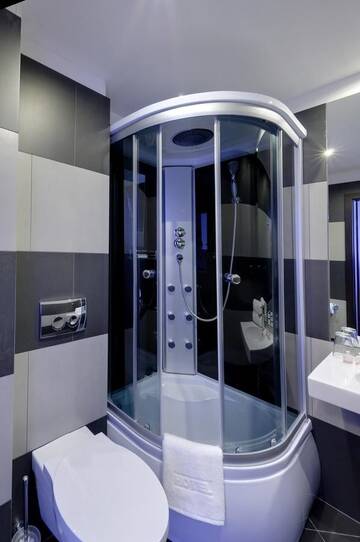 Фото номера Двухместный номер с 2 отдельными кроватями Отель Hotel PRIME - Spa &amp; Wellness г. Бытом 5