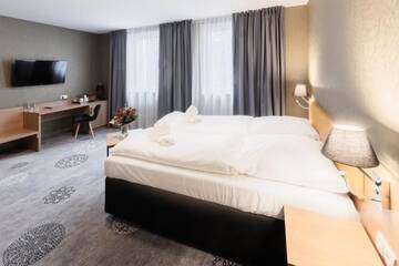 Фото номера Улучшенный двухместный номер с 1 кроватью Отель Hotel Lantier г. Бытом 17