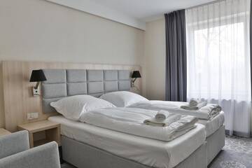 Фото номера Улучшенный двухместный номер с 1 кроватью Отель Hotel Lantier г. Бытом 19