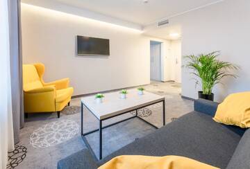Фото номера Двухместный номер Делюкс с 1 кроватью Отель Hotel Lantier г. Бытом 2