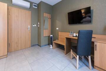 Фото номера Улучшенный двухместный номер с 1 кроватью Отель Hotel Lantier г. Бытом 24