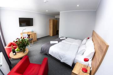 Фото номера Стандартный двухместный номер с 1 кроватью Отель Seven Hotel Bytom - Katowice г. Бытом 3