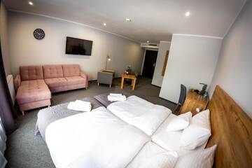 Фото номера Двухместный номер Делюкс с 1 кроватью Отель Seven Hotel Bytom - Katowice г. Бытом 5